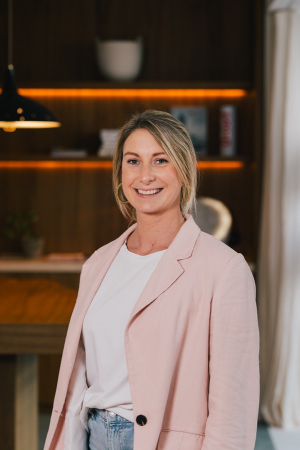 Vanessa, property manager and concierge at Alaise Knokke